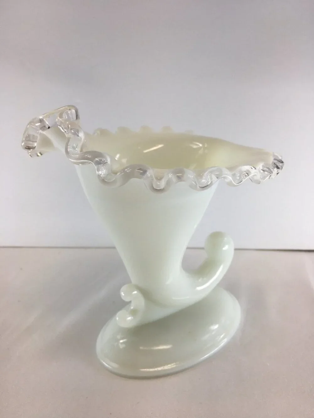 Vtg Fenton Silver Crest Milk Glass Cornucopia Ruffled Candle Holder 6.5'' Tall